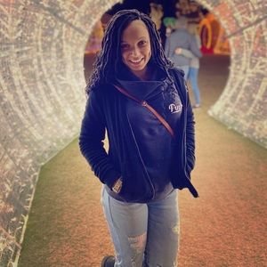 Meet your Posher, Henrietta